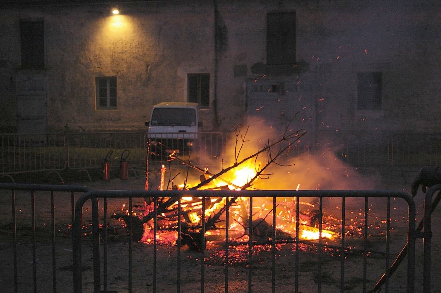 Sapins Galette et cidre: feu de joie sapins 142